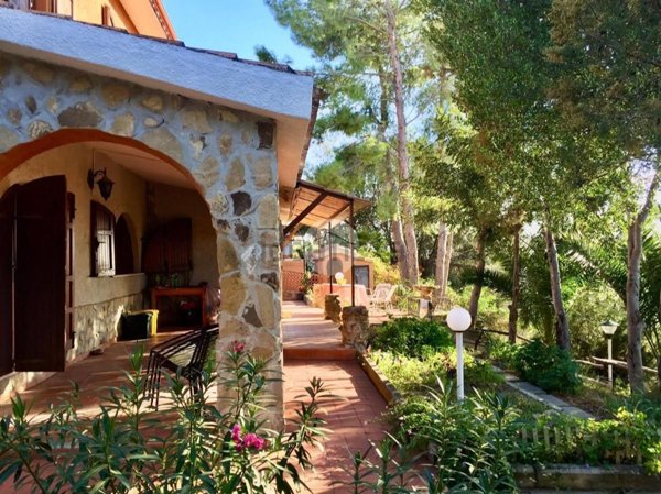 casa indipendente in vendita a Maracalagonis in zona Villaggio dei Gigli