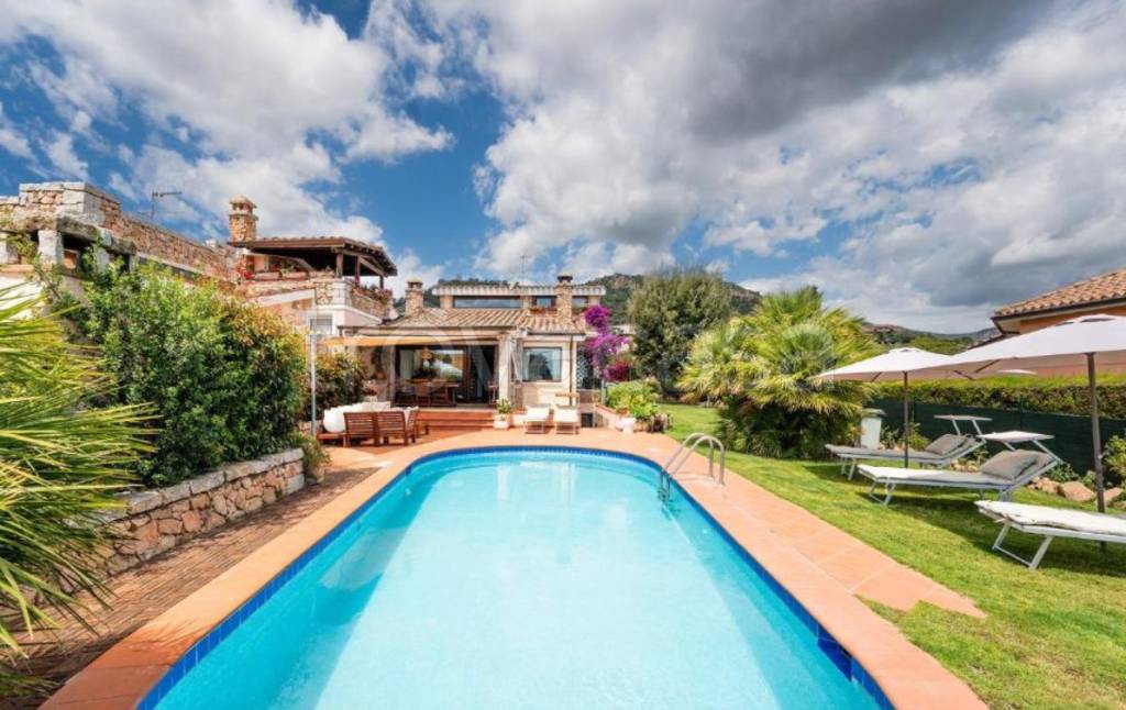 casa indipendente in vendita a Pula
