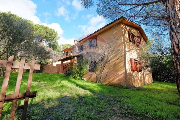 casa indipendente in vendita a Pula