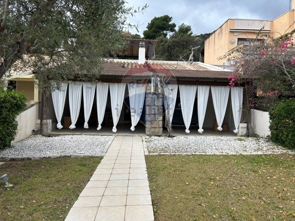casa indipendente in vendita a Pula