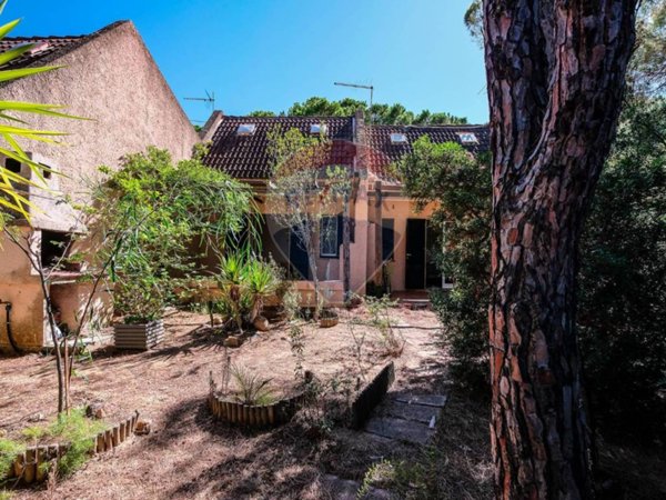 casa indipendente in vendita a Pula