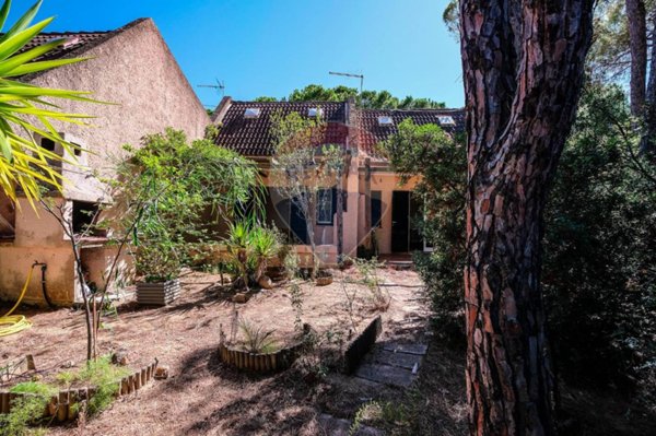 casa indipendente in vendita a Pula