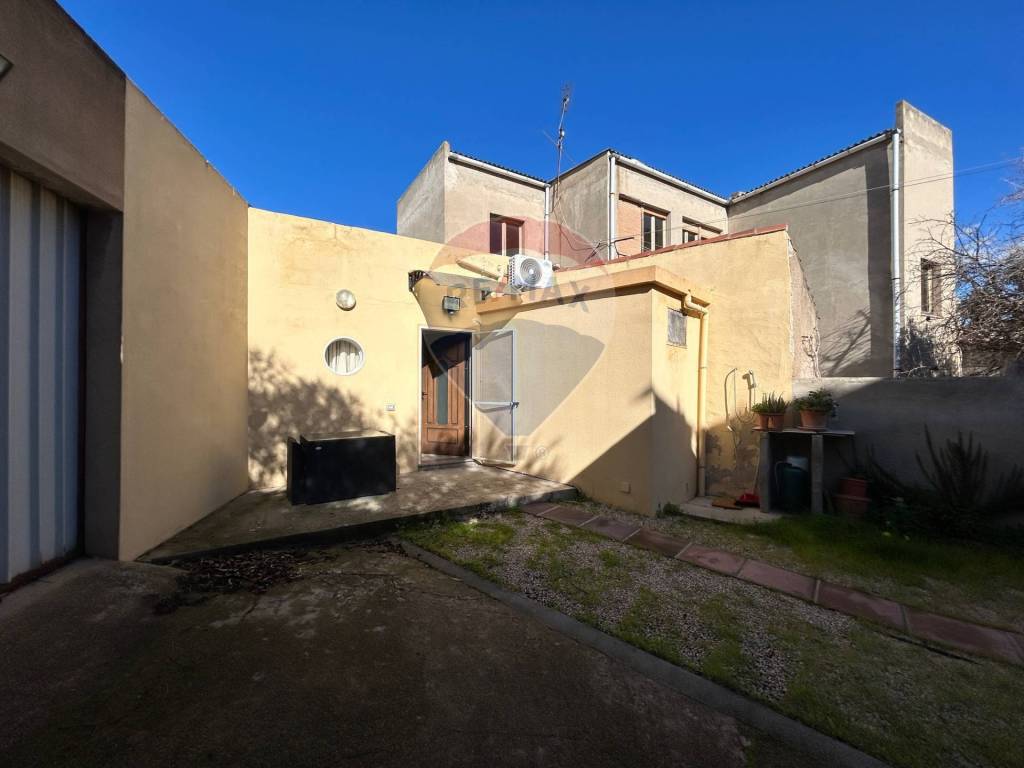 casa indipendente in vendita a Pula