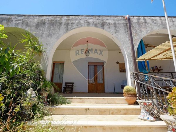 casa indipendente in vendita a Pula