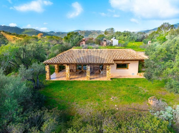 casa indipendente in vendita a Pula