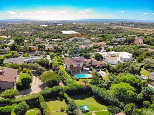 casa indipendente in vendita a Pula