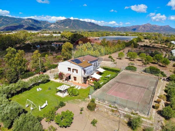 casa indipendente in vendita a Pula