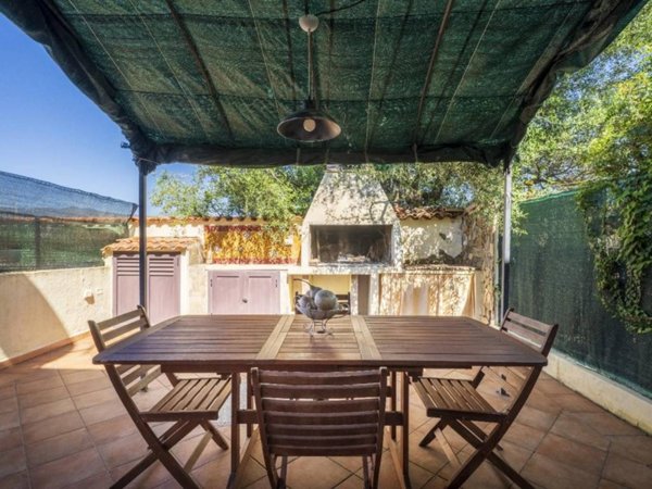 casa indipendente in vendita a Pula