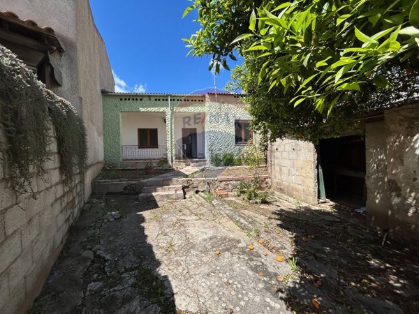 casa indipendente in vendita a Pula