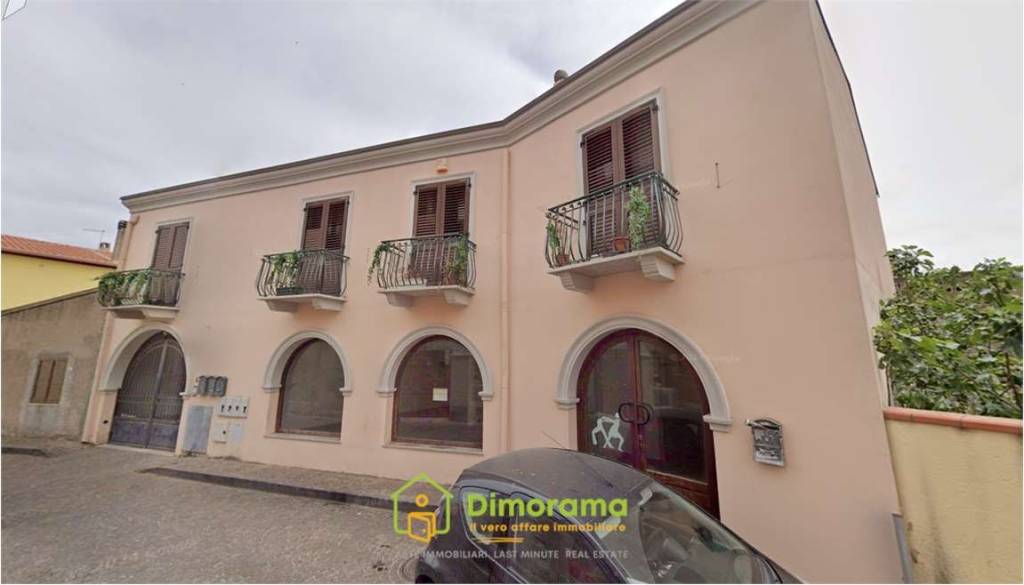 negozio in vendita a Pula