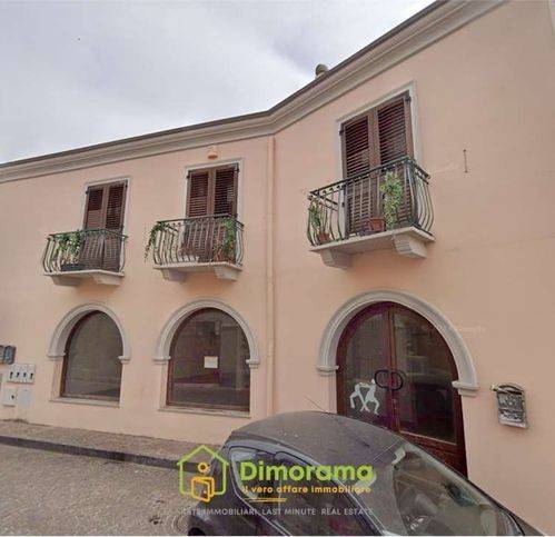 negozio in vendita a Pula