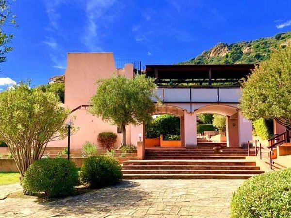 casa indipendente in vendita a Pula