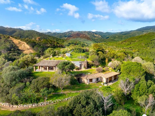 casa indipendente in vendita a Pula