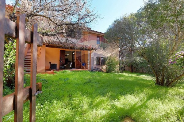casa indipendente in vendita a Pula