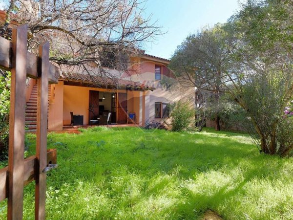 casa indipendente in vendita a Pula
