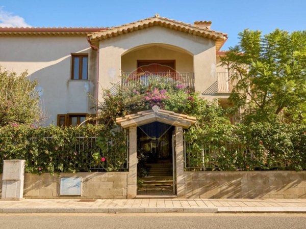casa indipendente in vendita a Pula