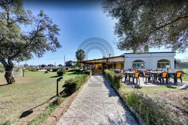 negozio in vendita a Pula