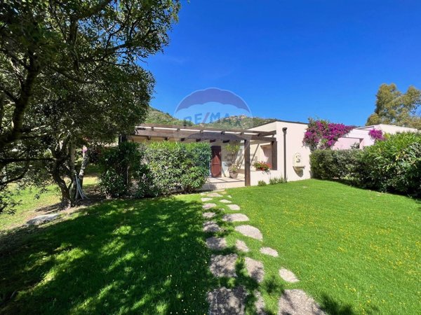 casa indipendente in vendita a Pula