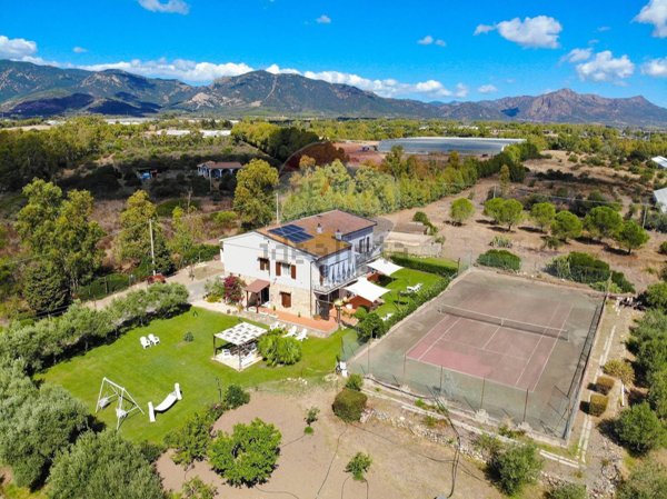 casa indipendente in vendita a Pula