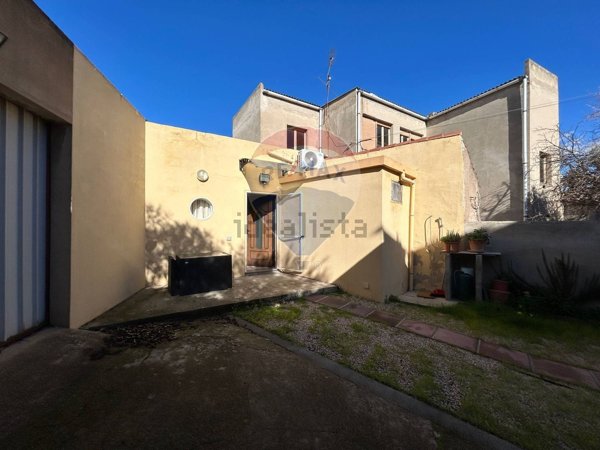 casa semindipendente in vendita a Pula