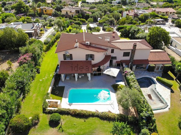 casa indipendente in vendita a Pula