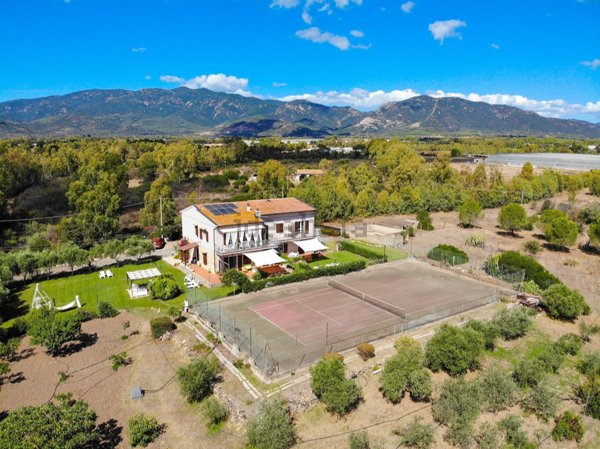 casa indipendente in vendita a Pula