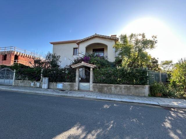 casa indipendente in vendita a Pula