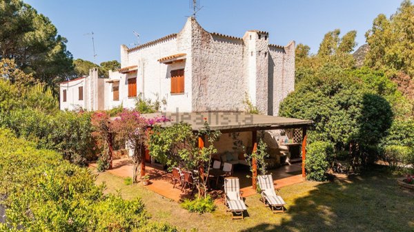 casa indipendente in vendita a Pula