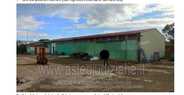 locale commerciale in vendita a Pula