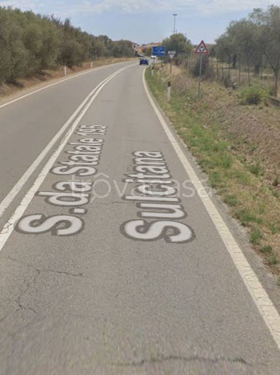 locale commerciale in vendita a Pula