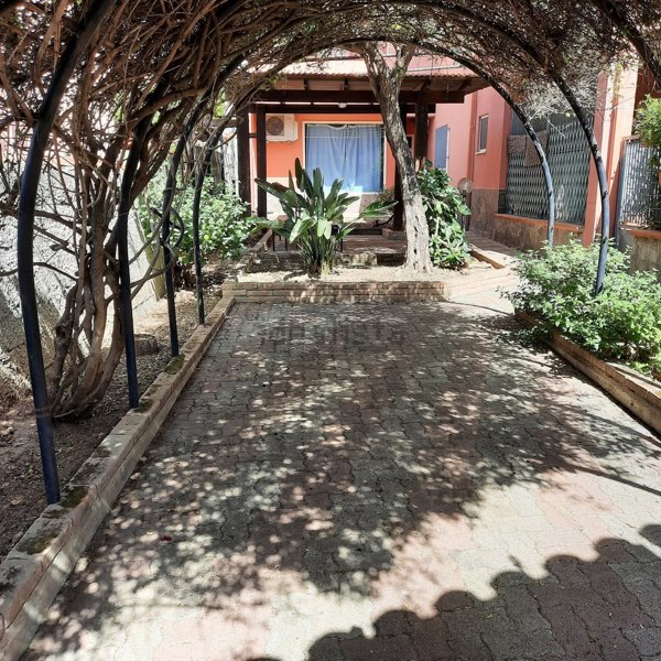 casa indipendente in vendita a Pula
