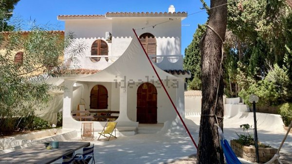 esavano in vendita a Pula