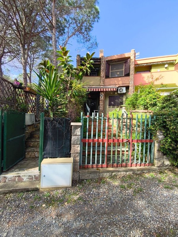 casa indipendente in vendita a Pula
