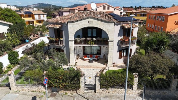 casa indipendente in vendita a Pula