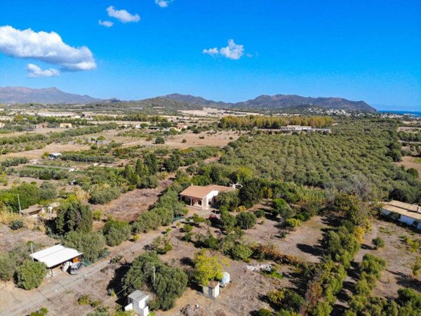 casa indipendente in vendita a Pula