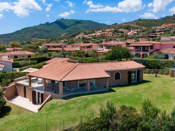 casa indipendente in vendita a Pula