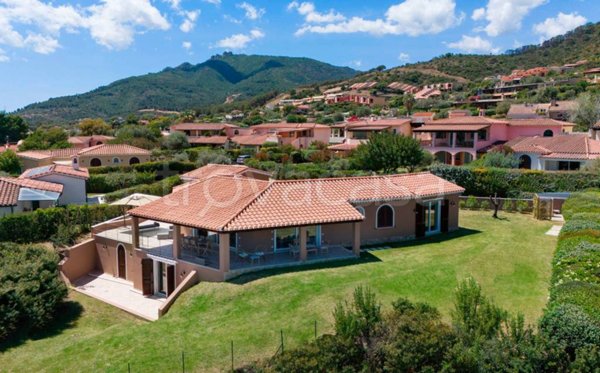 casa indipendente in vendita a Pula