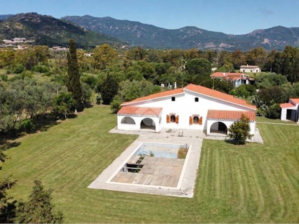 casa indipendente in vendita a Pula