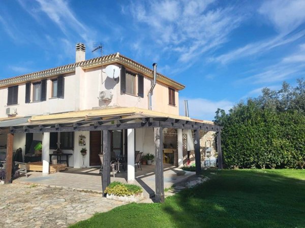 casa indipendente in vendita a Pula