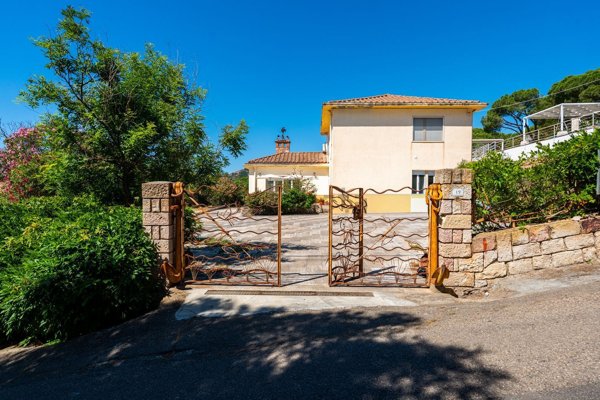 casa indipendente in vendita a Pula