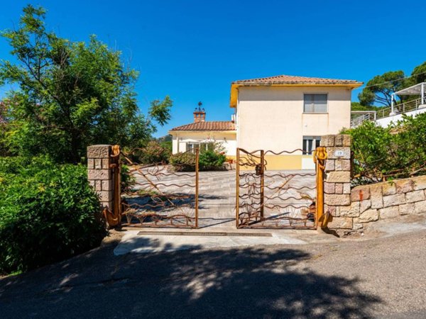 casa indipendente in vendita a Pula