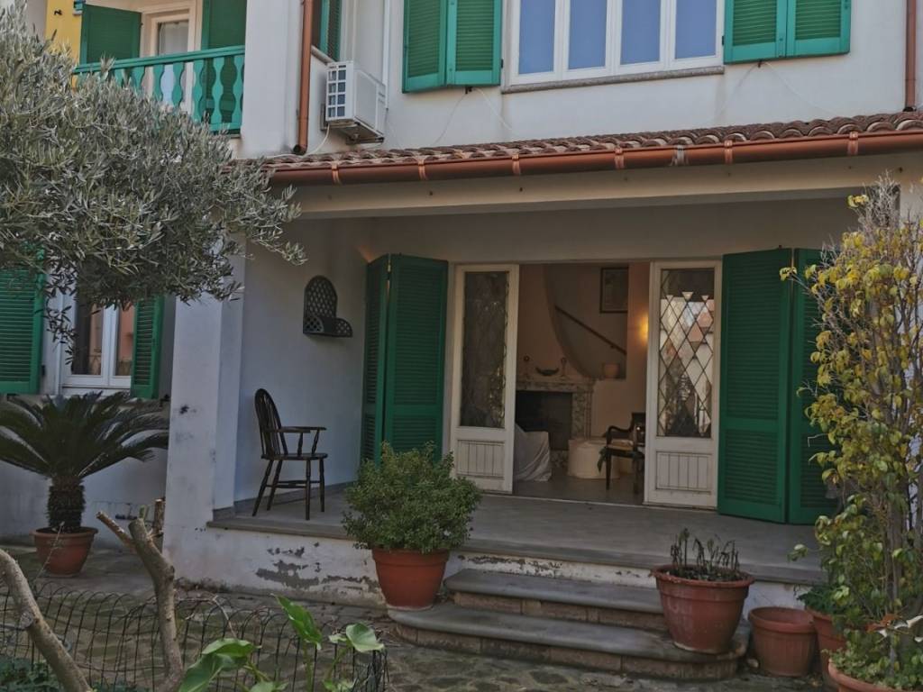 casa indipendente in vendita a Pula
