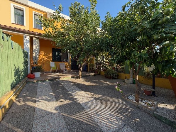 casa indipendente in vendita a Pula