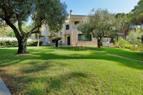 casa indipendente in vendita a Pula
