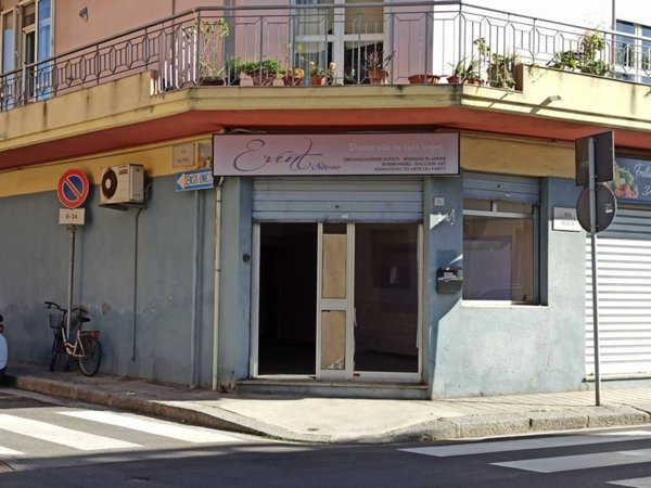 negozio in vendita a Quartu Sant'Elena