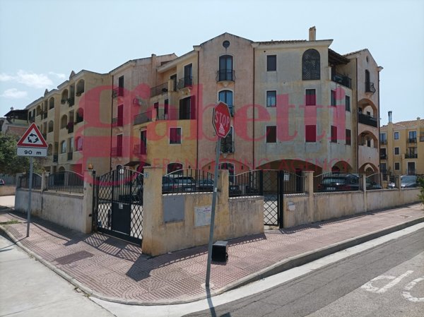locale commerciale in vendita a Quartu Sant'Elena in zona Quartello