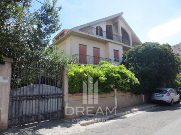 casa indipendente in vendita a Quartu Sant'Elena in zona Centro Storico