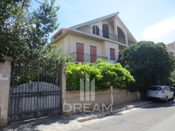casa indipendente in vendita a Quartu Sant'Elena in zona Centro Storico