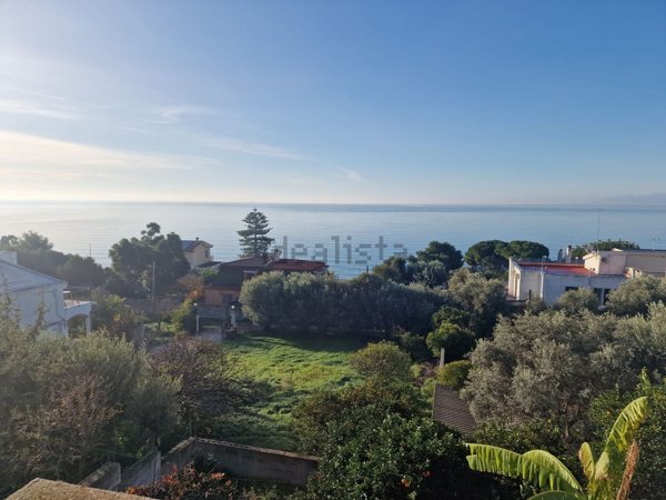 casa indipendente in vendita a Quartu Sant'Elena in zona Geremeas
