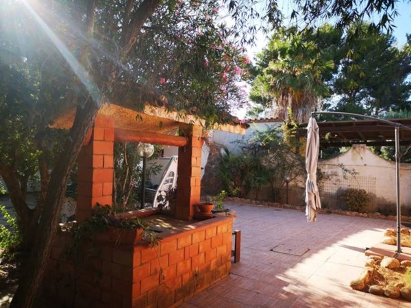 casa indipendente in vendita a Quartu Sant'Elena in zona Foxi